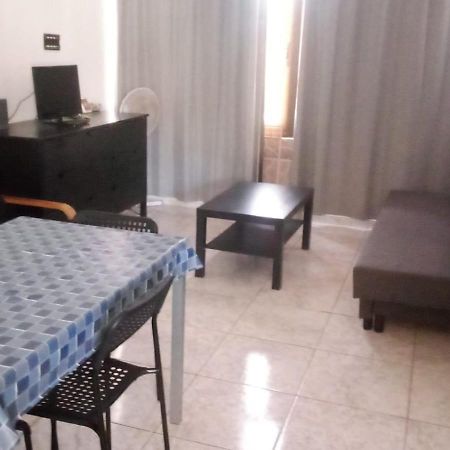 Primavera Appartement Tot 7 Personen Ideaal Voor Backpackers 아로나 외부 사진